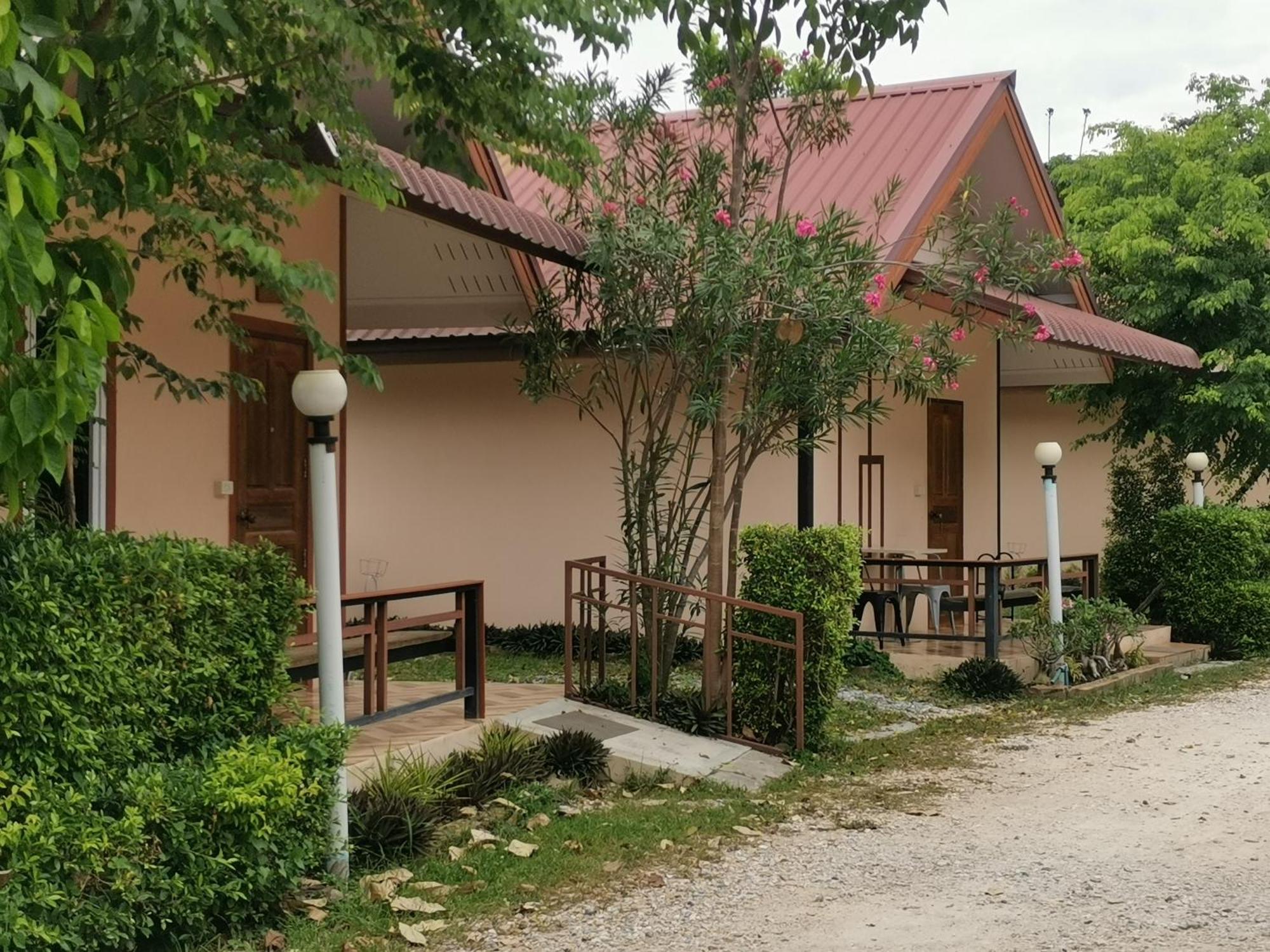 Numhom Resort Ban Nong Chum Saeng Dış mekan fotoğraf